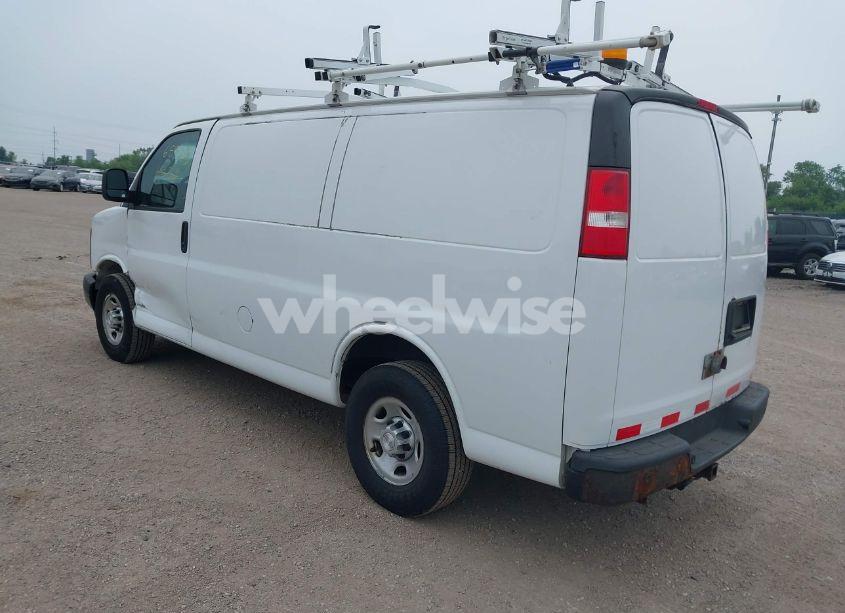 Photo 3 of 2017 Chevrolet Express 2500 WORK VAN (VIN 1GCWGAFF4H1241069)