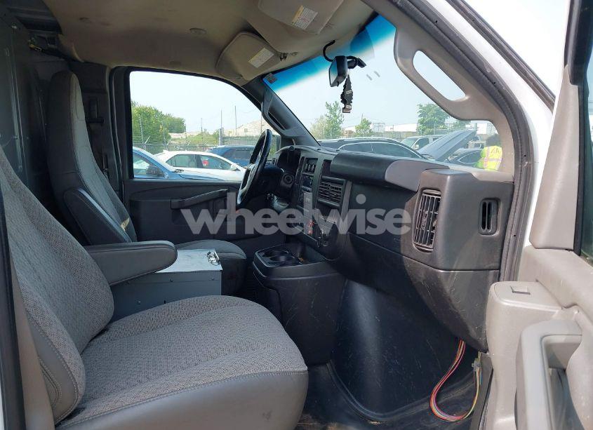 Photo 5 of 2017 Chevrolet Express 2500 WORK VAN (VIN 1GCWGAFF4H1241069)