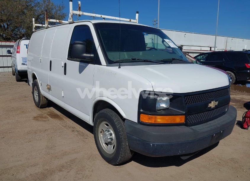 2016 Chevrolet Express 2500 WORK VAN (VIN 1GCWGAFF5G1141562) main photo