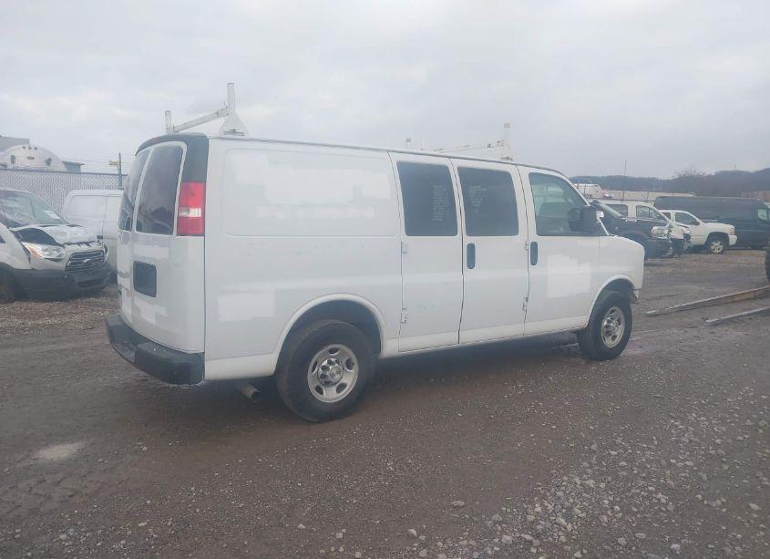 Photo 4 of 2017 Chevrolet Express 2500 WORK VAN (VIN 1GCWGAFF5H1118834)