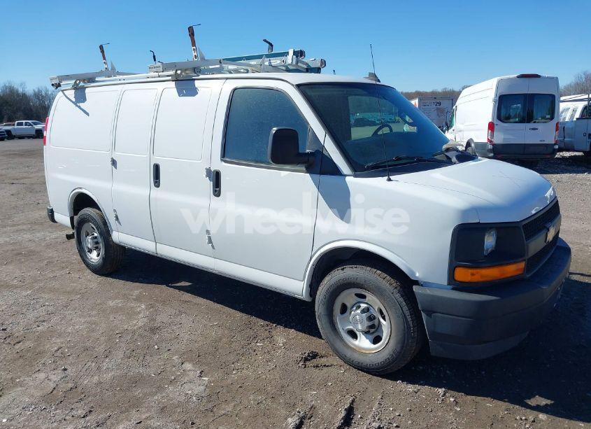 2017 Chevrolet Express 2500 WORK VAN (VIN 1GCWGAFF5H1141546) main photo
