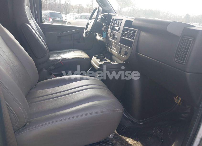 Photo 5 of 2017 Chevrolet Express 2500 WORK VAN (VIN 1GCWGAFF5H1141546)