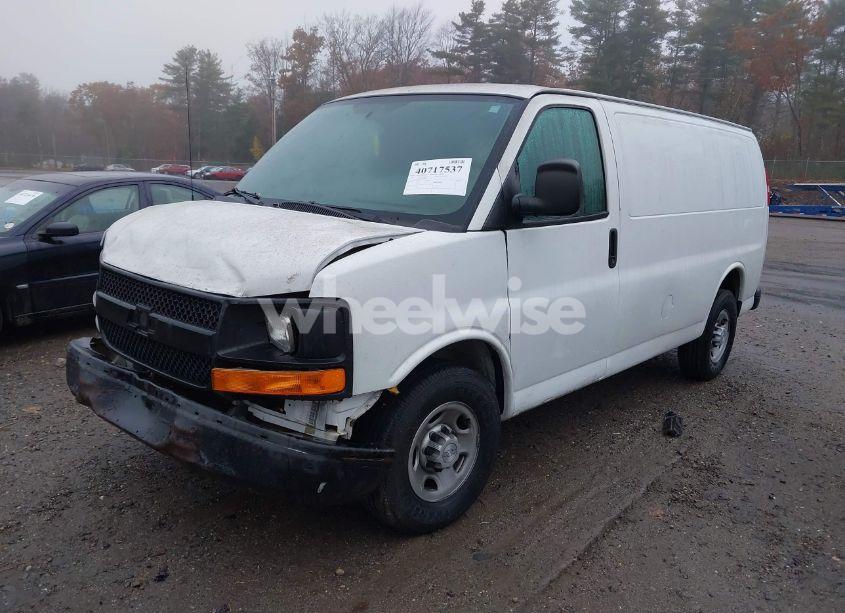 Photo 2 of 2017 Chevrolet Express 2500 WORK VAN (VIN 1GCWGAFF6H1118650)