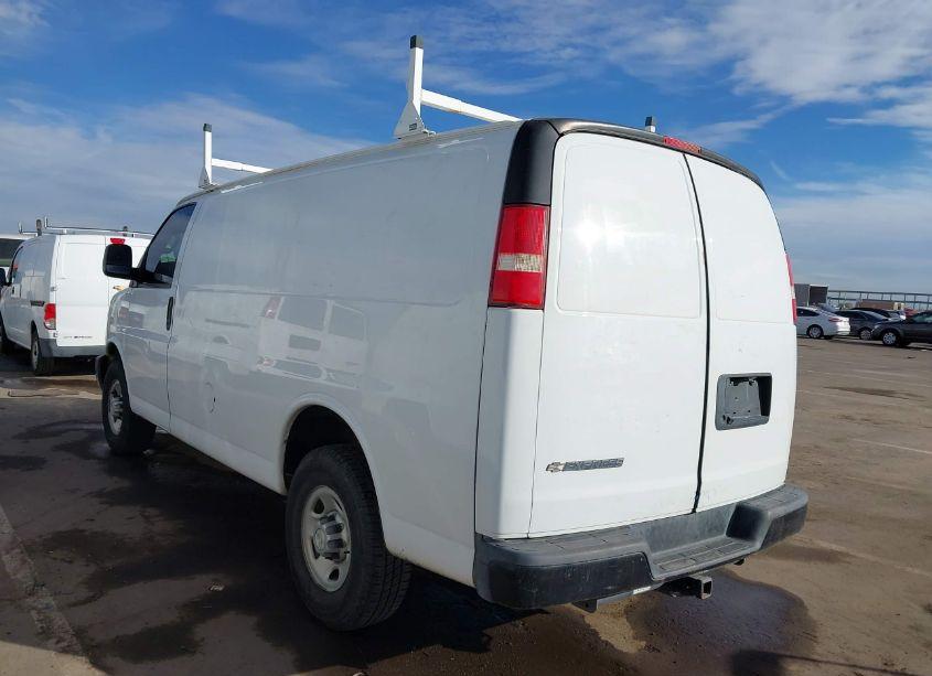 Photo 3 of 2017 Chevrolet Express 2500 WORK VAN (VIN 1GCWGAFF6H1132807)