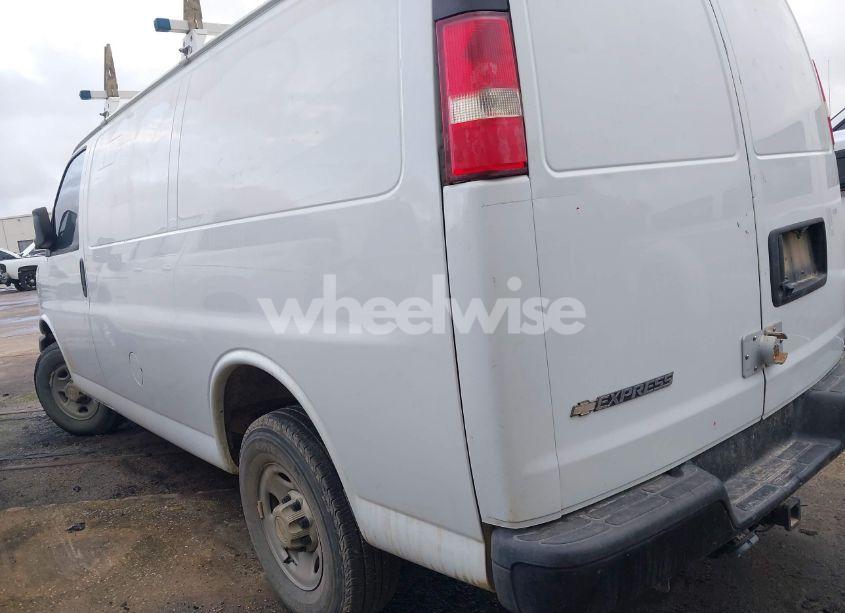Photo 3 of 2017 Chevrolet Express 2500 WORK VAN (VIN 1GCWGAFF6H1176404)