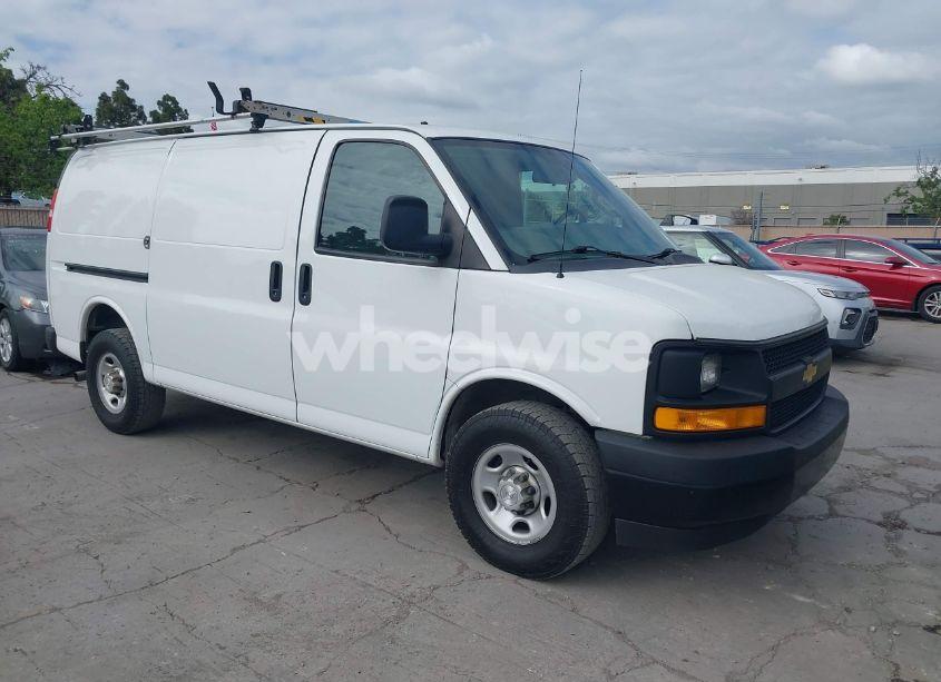 2017 Chevrolet Express 2500 WORK VAN (VIN 1GCWGAFF6H1345692) main photo