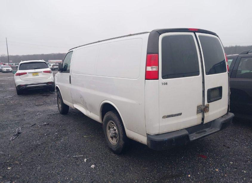 Photo 3 of 2017 Chevrolet Express 2500 WORK VAN (VIN 1GCWGAFF8H1321037)