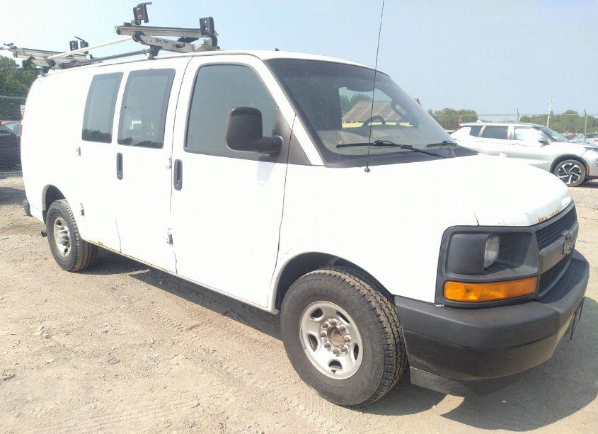 2017 Chevrolet Express 2500 WORK VAN (VIN 1GCWGAFF9H1172928) main photo