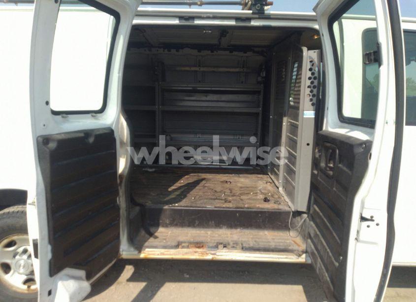 Photo 8 of 2017 Chevrolet Express 2500 WORK VAN (VIN 1GCWGAFF9H1172928)