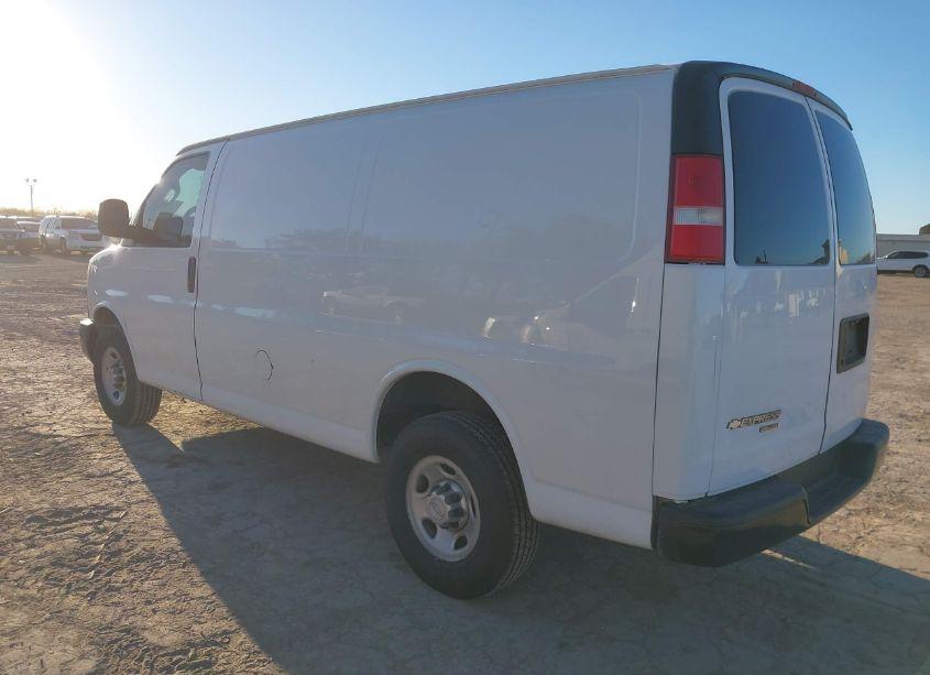 Photo 3 of 2016 Chevrolet Express 2500 WORK VAN (VIN 1GCWGAFFXG1131822)