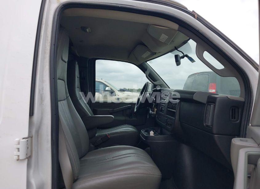 Photo 5 of 2017 Chevrolet Express 2500 WORK VAN (VIN 1GCWGAFFXH1129327)