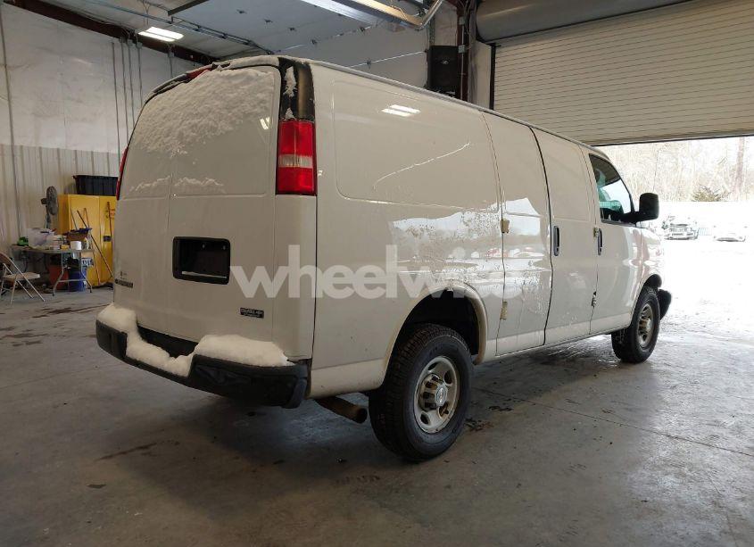 Photo 4 of 2017 Chevrolet Express 2500 WORK VAN (VIN 1GCWGAFFXH1342553)