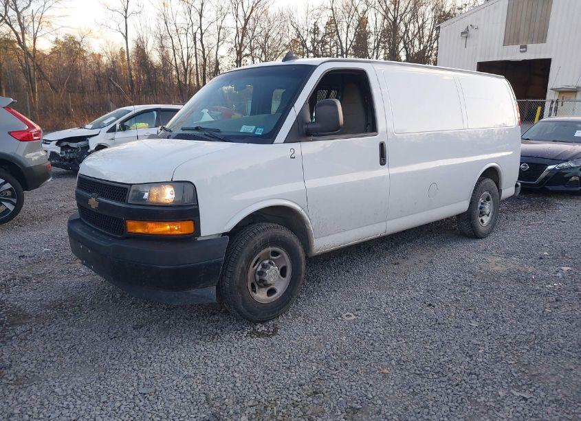 Photo 2 of 2018 Chevrolet Express 2500 WORK VAN (VIN 1GCWGAFG0J1333990)