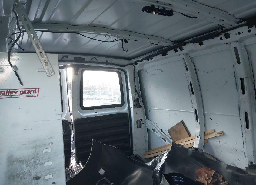 Photo 8 of 2018 Chevrolet Express 2500 WORK VAN (VIN 1GCWGAFG0J1333990)