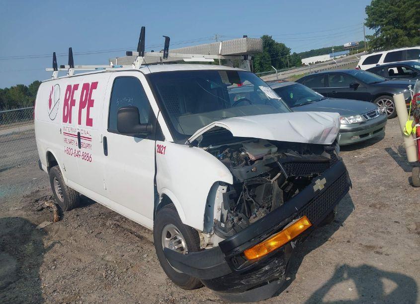 2020 Chevrolet Express CARGO RWD 2500 REGULAR WHEELBASE WT (VIN 1GCWGAFG0L1117740) main photo