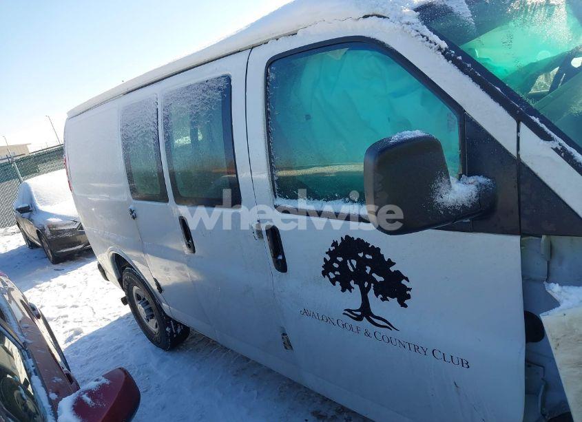 Photo 13 of 2018 Chevrolet Express 2500 WORK VAN (VIN 1GCWGAFG1J1195263)