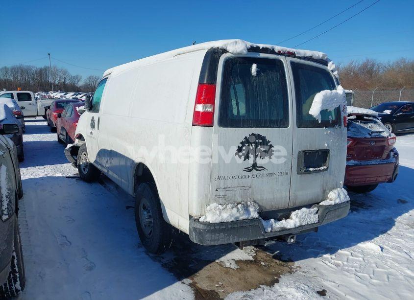 Photo 3 of 2018 Chevrolet Express 2500 WORK VAN (VIN 1GCWGAFG1J1195263)