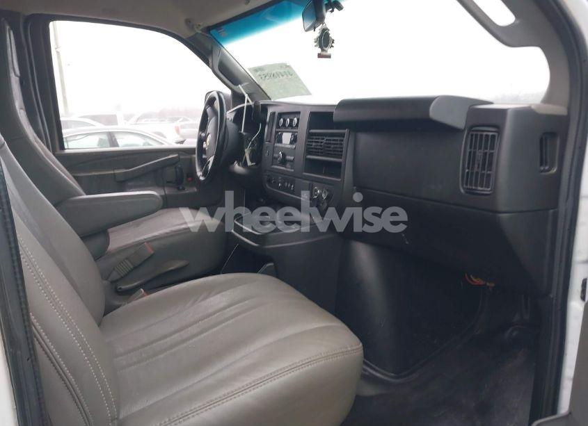 Photo 5 of 2020 Chevrolet Express CARGO RWD 2500 REGULAR WHEELBASE WT (VIN 1GCWGAFG1L1159561)