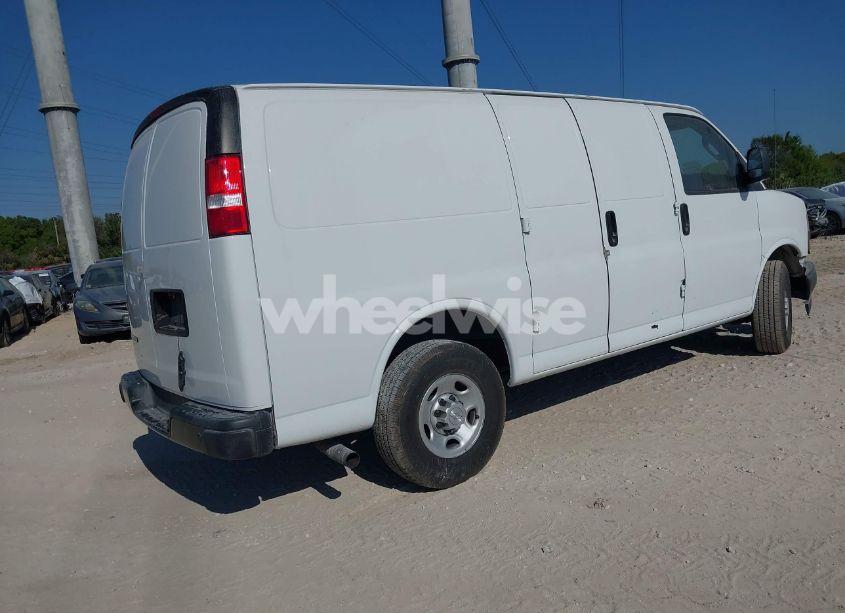 Photo 4 of 2020 Chevrolet Express CARGO RWD 2500 REGULAR WHEELBASE WT (VIN 1GCWGAFG1L1220326)