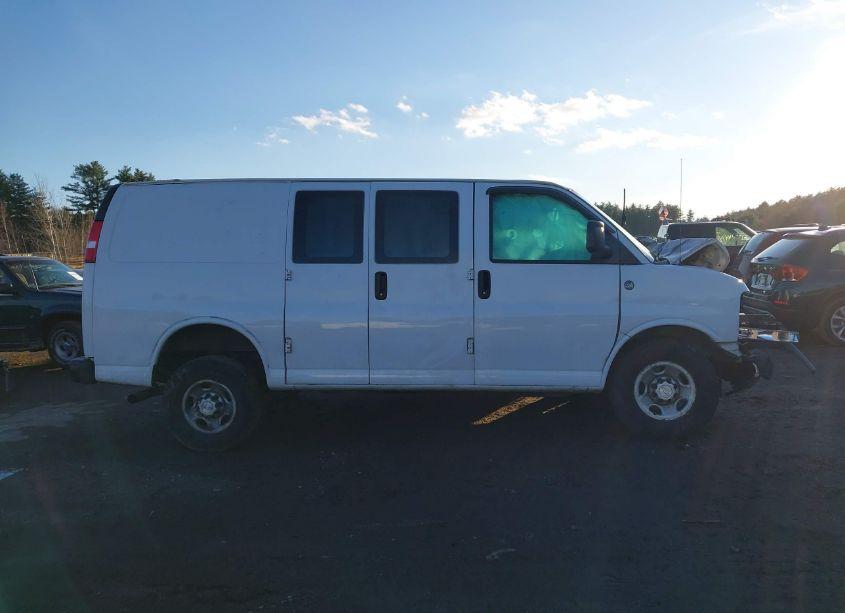 Photo 13 of 2018 Chevrolet Express 2500 WORK VAN (VIN 1GCWGAFG2J1212863)