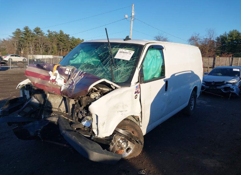 Photo 2 of 2018 Chevrolet Express 2500 WORK VAN (VIN 1GCWGAFG2J1212863)
