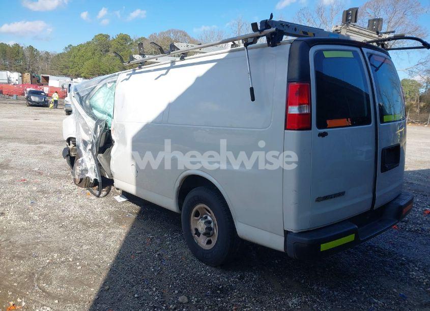 Photo 3 of 2018 Chevrolet Express 2500 WORK VAN (VIN 1GCWGAFG2J1272187)