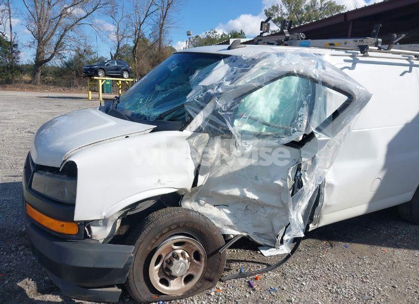 Photo 6 of 2018 Chevrolet Express 2500 WORK VAN (VIN 1GCWGAFG2J1272187)