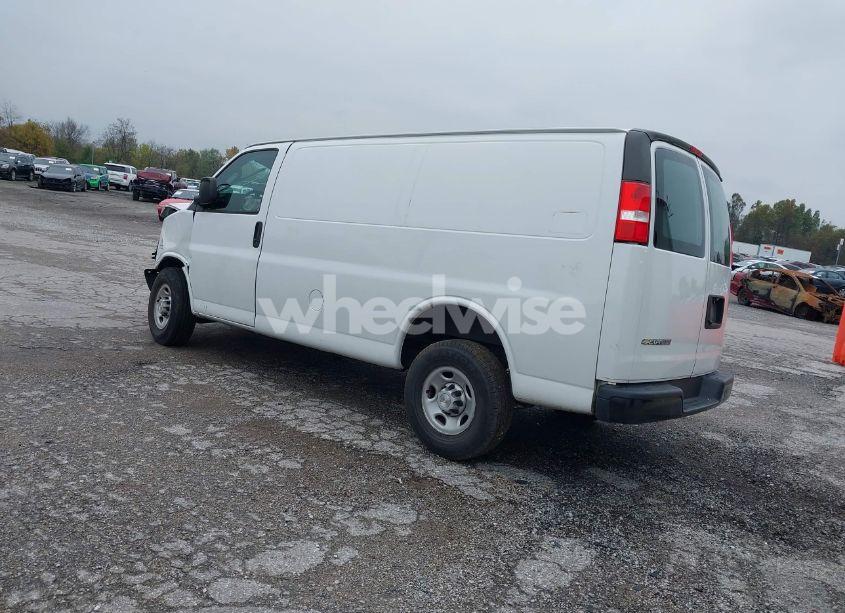 Photo 3 of 2020 Chevrolet Express CARGO RWD 2500 REGULAR WHEELBASE WT (VIN 1GCWGAFG2L1270362)