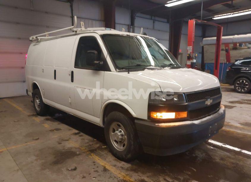 2020 Chevrolet Express CARGO RWD 2500 REGULAR WHEELBASE WT (VIN 1GCWGAFG3L1267244) main photo