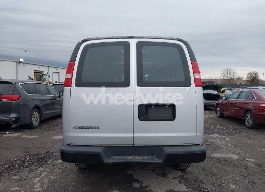 Photo 15 of 2018 Chevrolet Express 2500 WORK VAN (VIN 1GCWGAFG4J1272563)