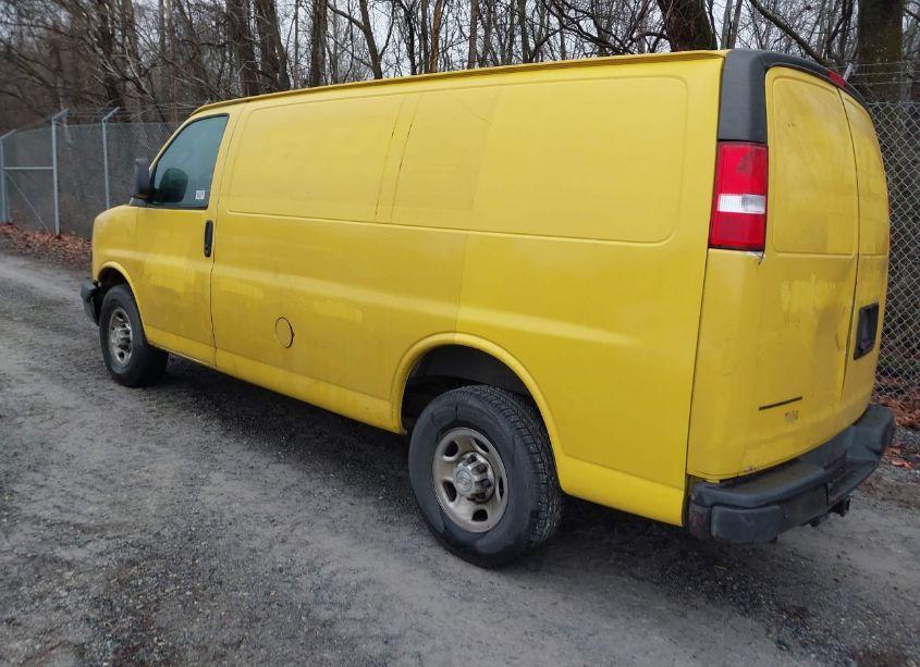 Photo 3 of 2019 Chevrolet Express 2500 WORK VAN (VIN 1GCWGAFG4K1327532)