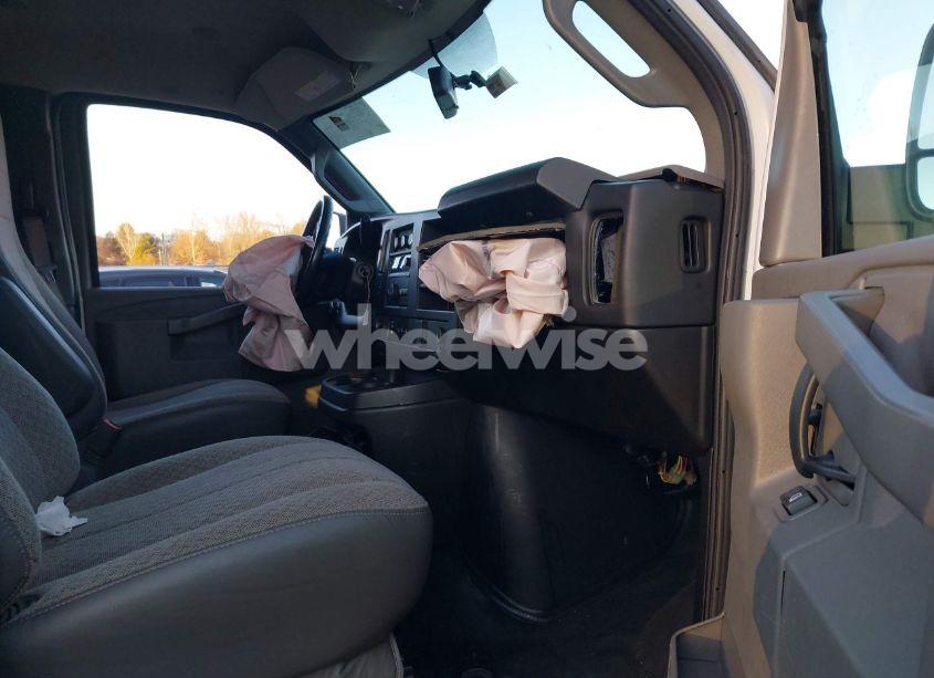 Photo 5 of 2019 Chevrolet Express 2500 WORK VAN (VIN 1GCWGAFG5K1143961)
