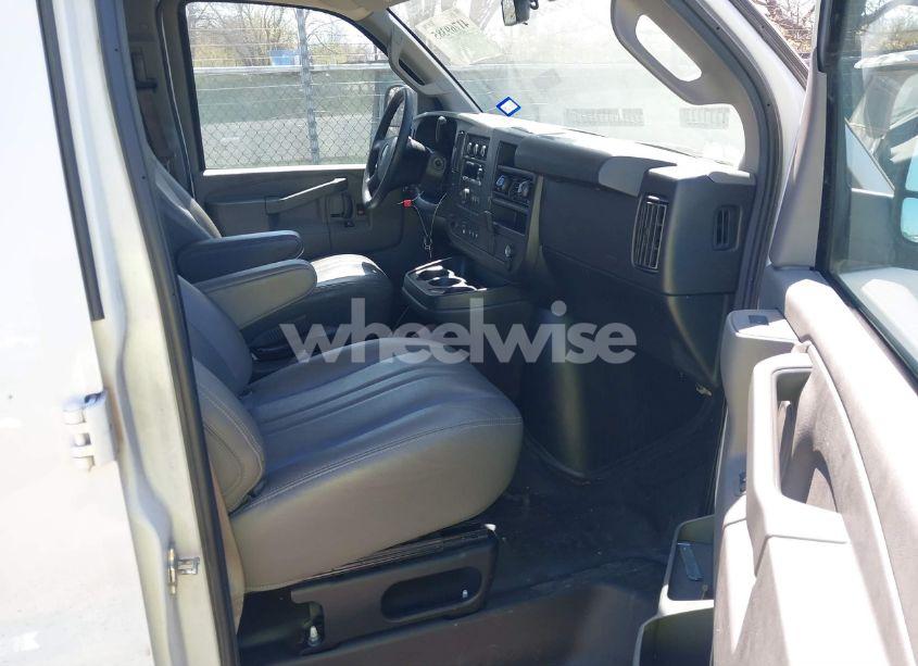 Photo 5 of 2019 Chevrolet Express 2500 WORK VAN (VIN 1GCWGAFG5K1266398)