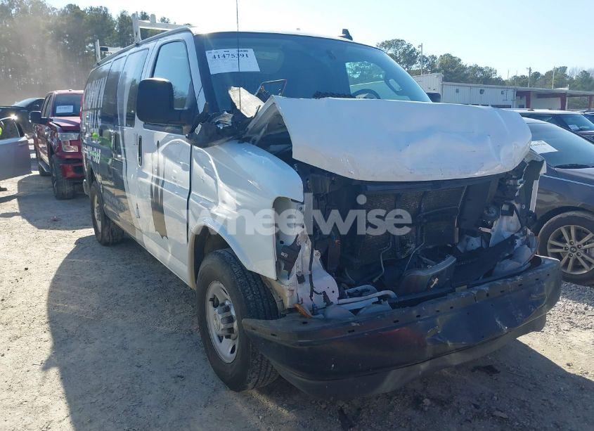 2020 Chevrolet Express CARGO RWD 2500 REGULAR WHEELBASE WT (VIN 1GCWGAFG5L1274793) main photo