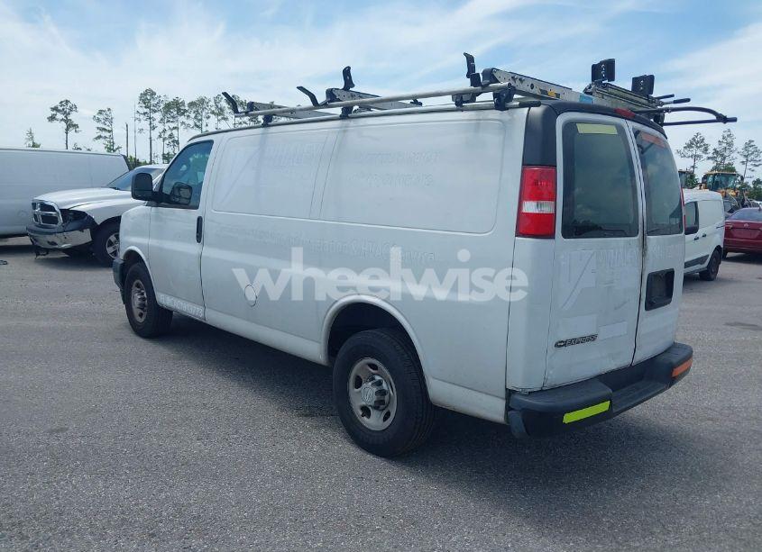Photo 3 of 2018 Chevrolet Express 2500 WORK VAN (VIN 1GCWGAFG6J1268224)