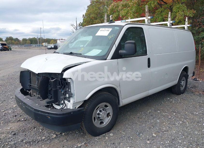 Photo 2 of 2018 Chevrolet Express 2500 WORK VAN (VIN 1GCWGAFG6J1338370)