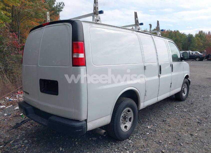 Photo 4 of 2018 Chevrolet Express 2500 WORK VAN (VIN 1GCWGAFG6J1338370)