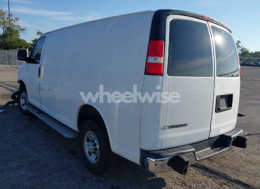 Photo 3 of 2018 Chevrolet Express 2500 WORK VAN (VIN 1GCWGAFG6J1907539)