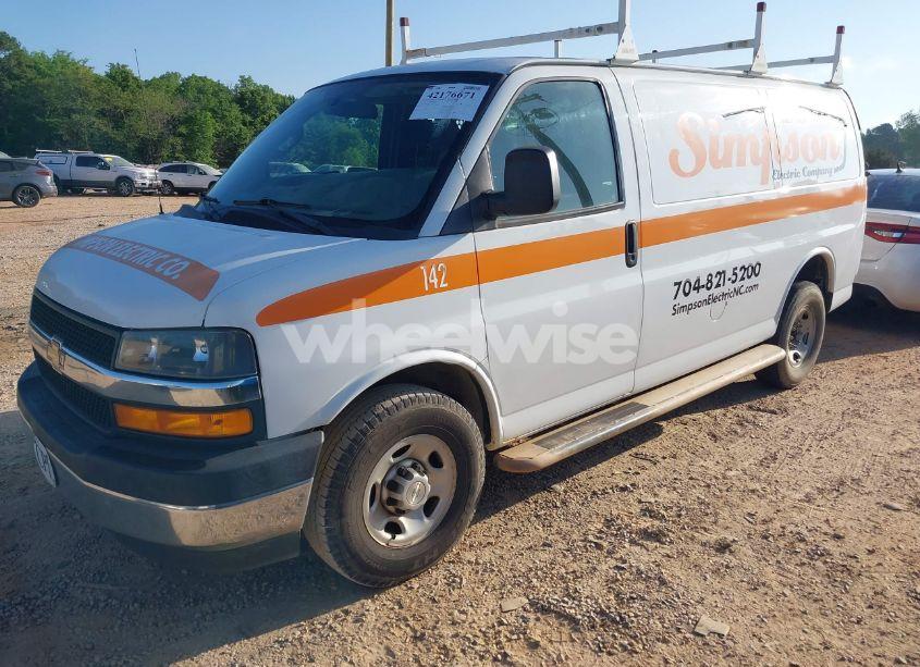 Photo 2 of 2018 Chevrolet Express 2500 WORK VAN (VIN 1GCWGAFG7J1906173)