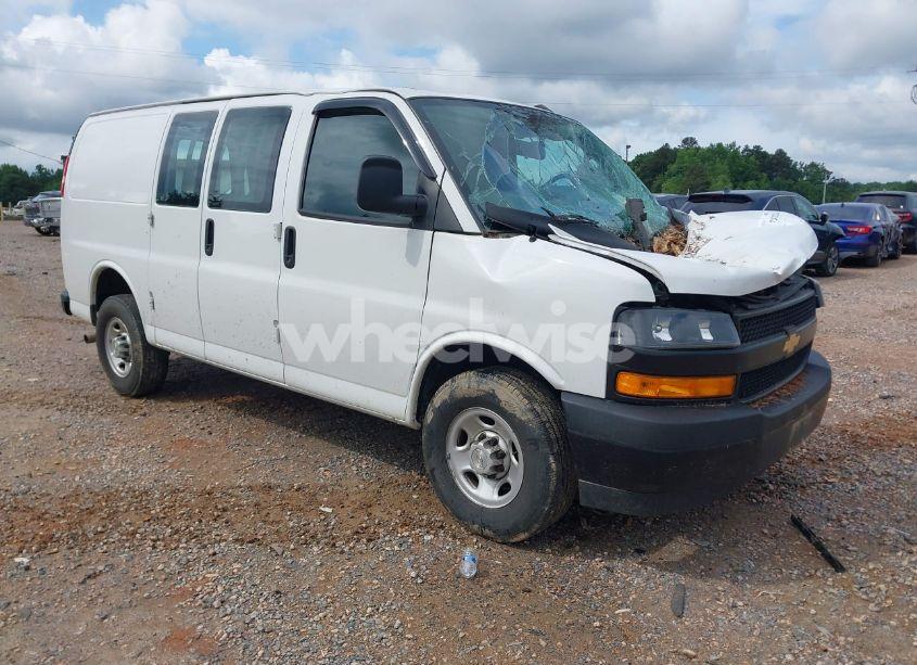2019 Chevrolet Express 2500 WORK VAN (VIN 1GCWGAFG7K1372805) main photo