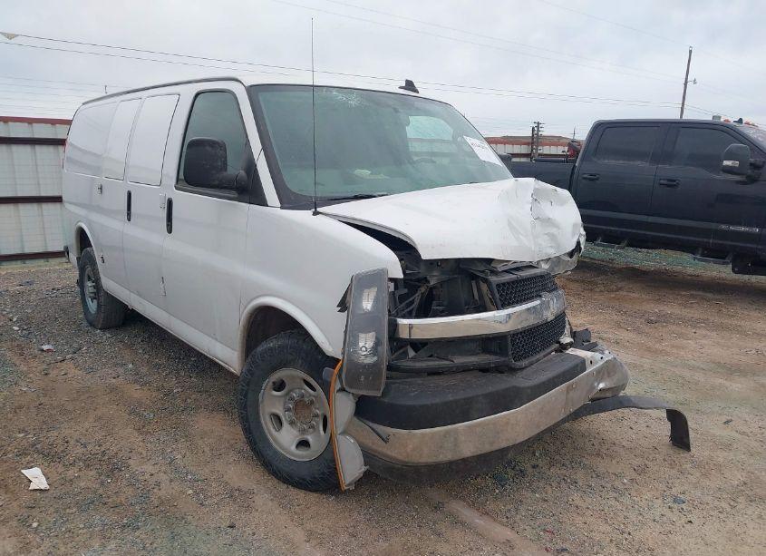 2020 Chevrolet Express CARGO RWD 2500 REGULAR WHEELBASE WT (VIN 1GCWGAFG7L1240533) main photo