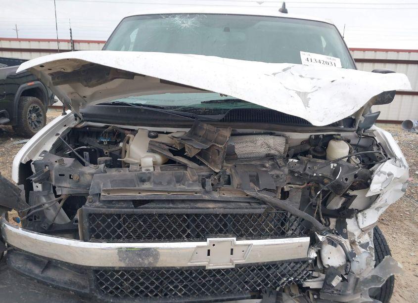 Photo 10 of 2020 Chevrolet Express CARGO RWD 2500 REGULAR WHEELBASE WT (VIN 1GCWGAFG7L1240533)