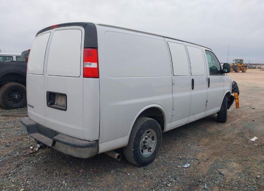 Photo 4 of 2020 Chevrolet Express CARGO RWD 2500 REGULAR WHEELBASE WT (VIN 1GCWGAFG7L1240533)