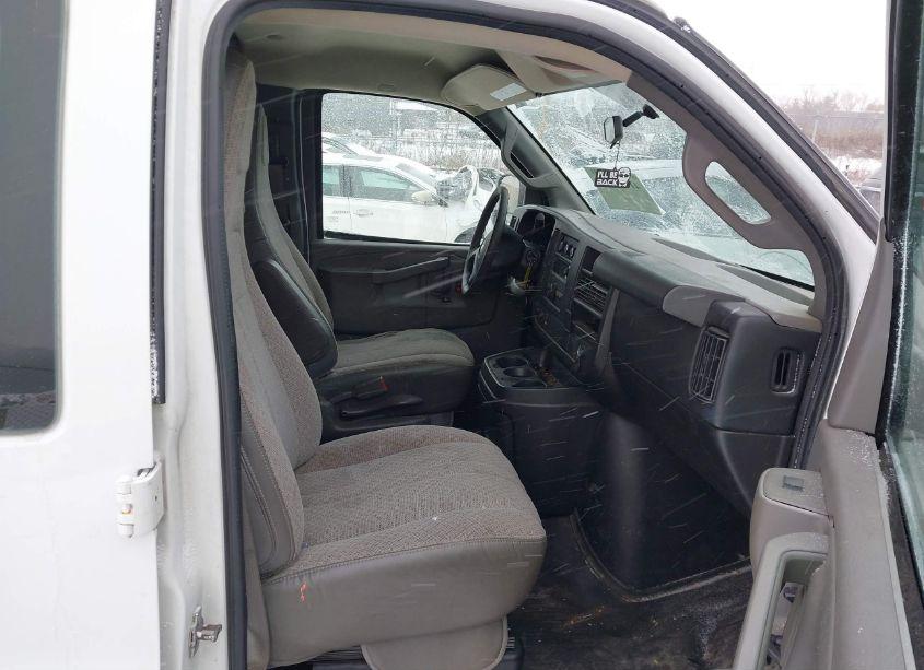 Photo 5 of 2016 Chevrolet Express 2500 WORK VAN (VIN 1GCWGAFG8G1281209)