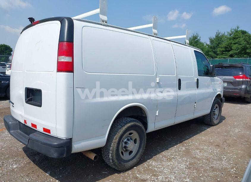 Photo 4 of 2017 Chevrolet Express 2500 WORK VAN (VIN 1GCWGAFG8H1100031)