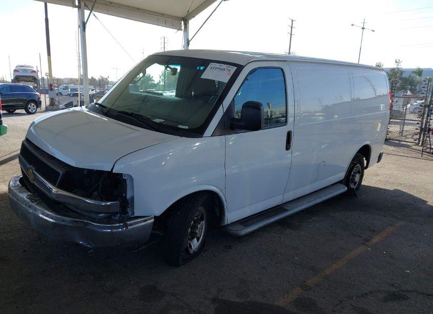 Photo 2 of 2018 Chevrolet Express 2500 WORK VAN (VIN 1GCWGAFG8J1904335)