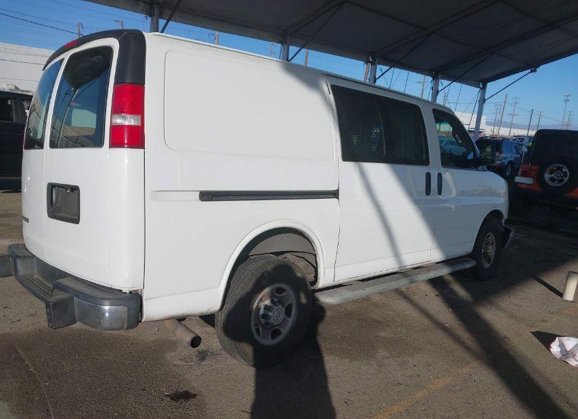 Photo 4 of 2018 Chevrolet Express 2500 WORK VAN (VIN 1GCWGAFG8J1904335)