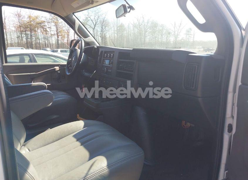Photo 5 of 2020 Chevrolet Express CARGO RWD 2500 REGULAR WHEELBASE WT (VIN 1GCWGAFG8L1253629)