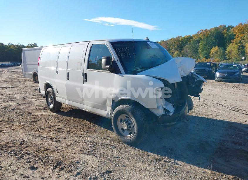 2020 Chevrolet Express CARGO RWD 2500 REGULAR WHEELBASE WT (VIN 1GCWGAFG8L1263027) main photo