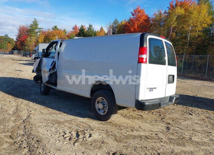 Photo 3 of 2020 Chevrolet Express CARGO RWD 2500 REGULAR WHEELBASE WT (VIN 1GCWGAFG8L1263027)